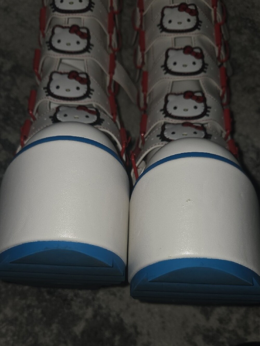 Hello Kitty White Knee-High Buckle Platform Boots with Red Accents - Picture 5 of 5